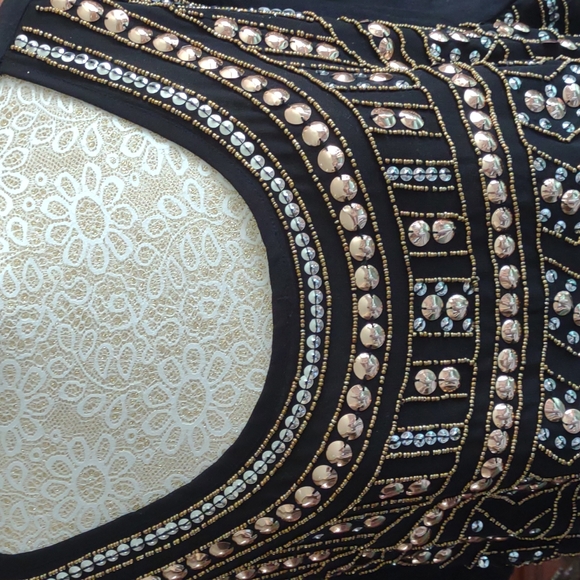 Woman's Label Be sequinned top. Size 24. - Picture 2 of 9